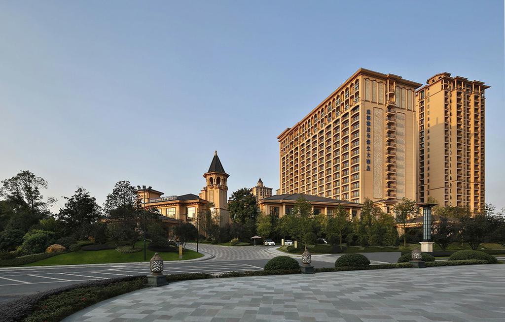 Howard Johnson Agile Plaza Чэнду Экстерьер фото