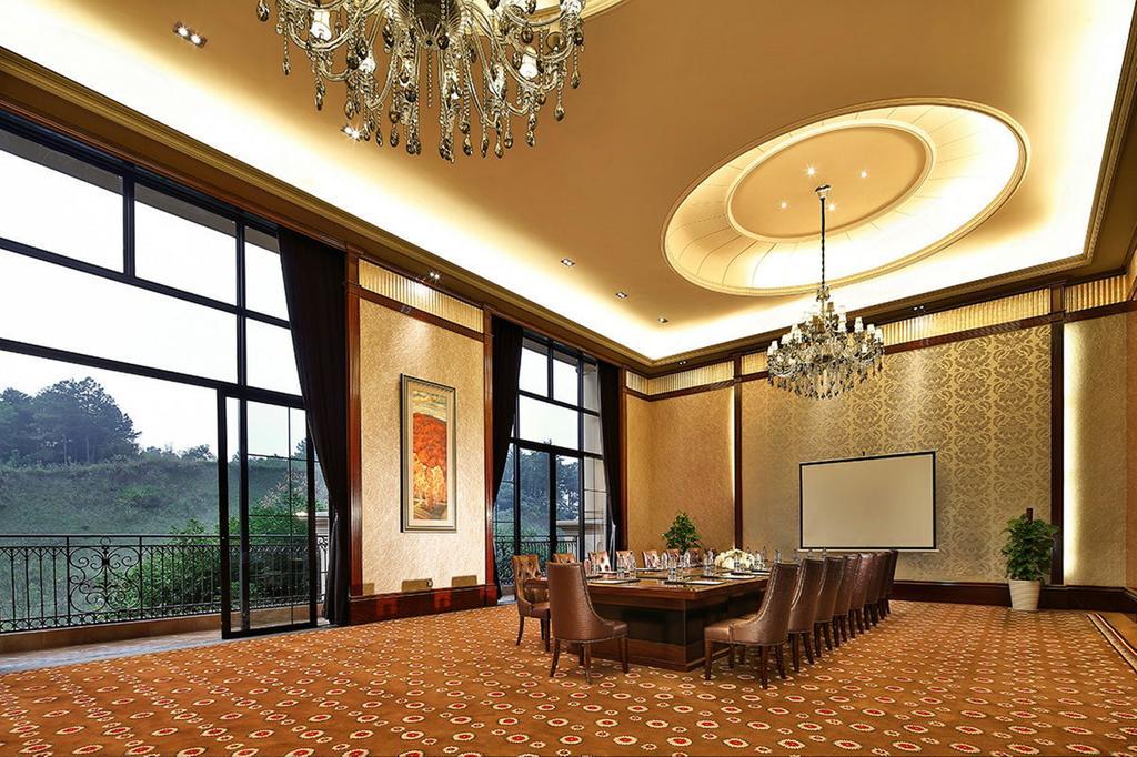 Howard Johnson Agile Plaza Чэнду Экстерьер фото