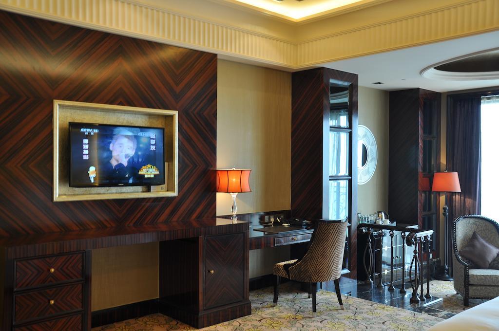 Howard Johnson Agile Plaza Чэнду Экстерьер фото