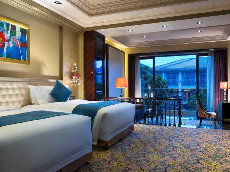 Howard Johnson Agile Plaza Чэнду Экстерьер фото