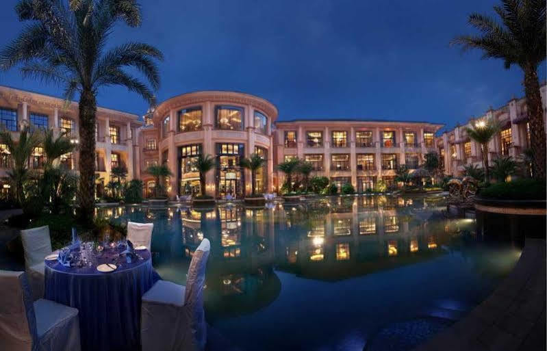Howard Johnson Agile Plaza Чэнду Экстерьер фото