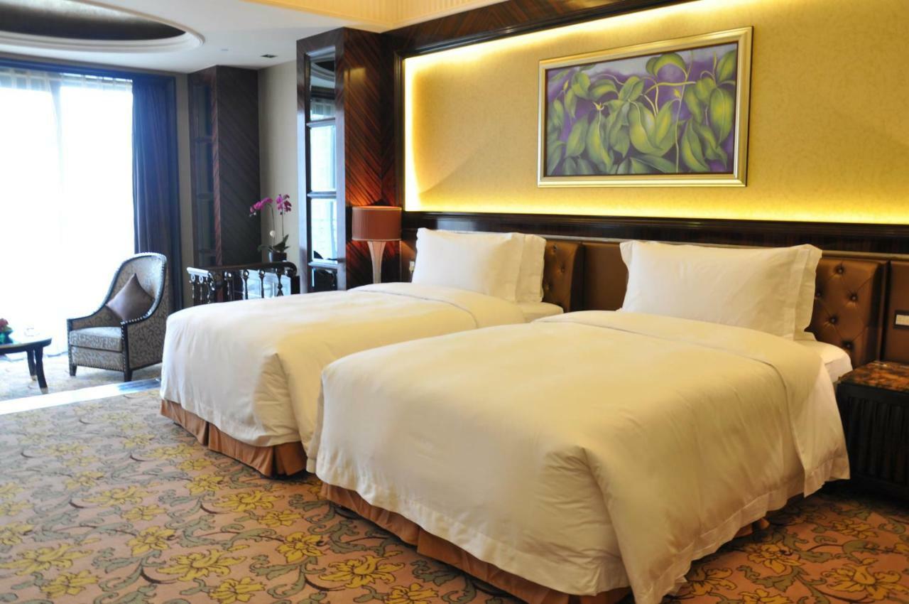 Howard Johnson Agile Plaza Чэнду Экстерьер фото